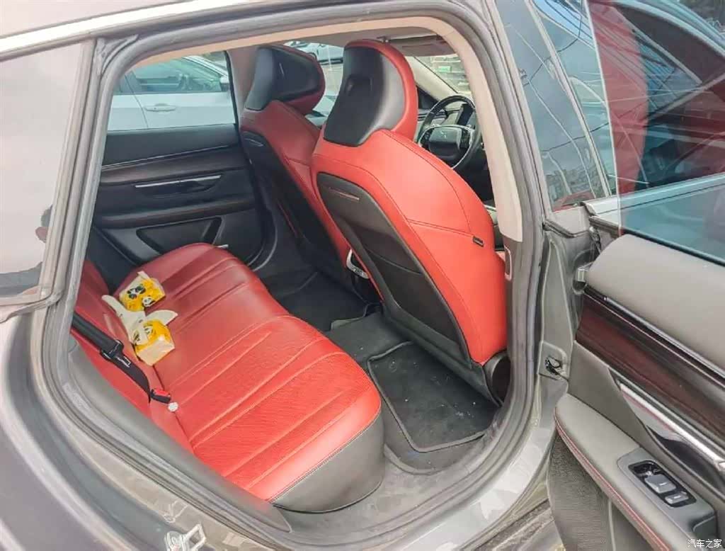 Xpeng P7, 2022 все фото