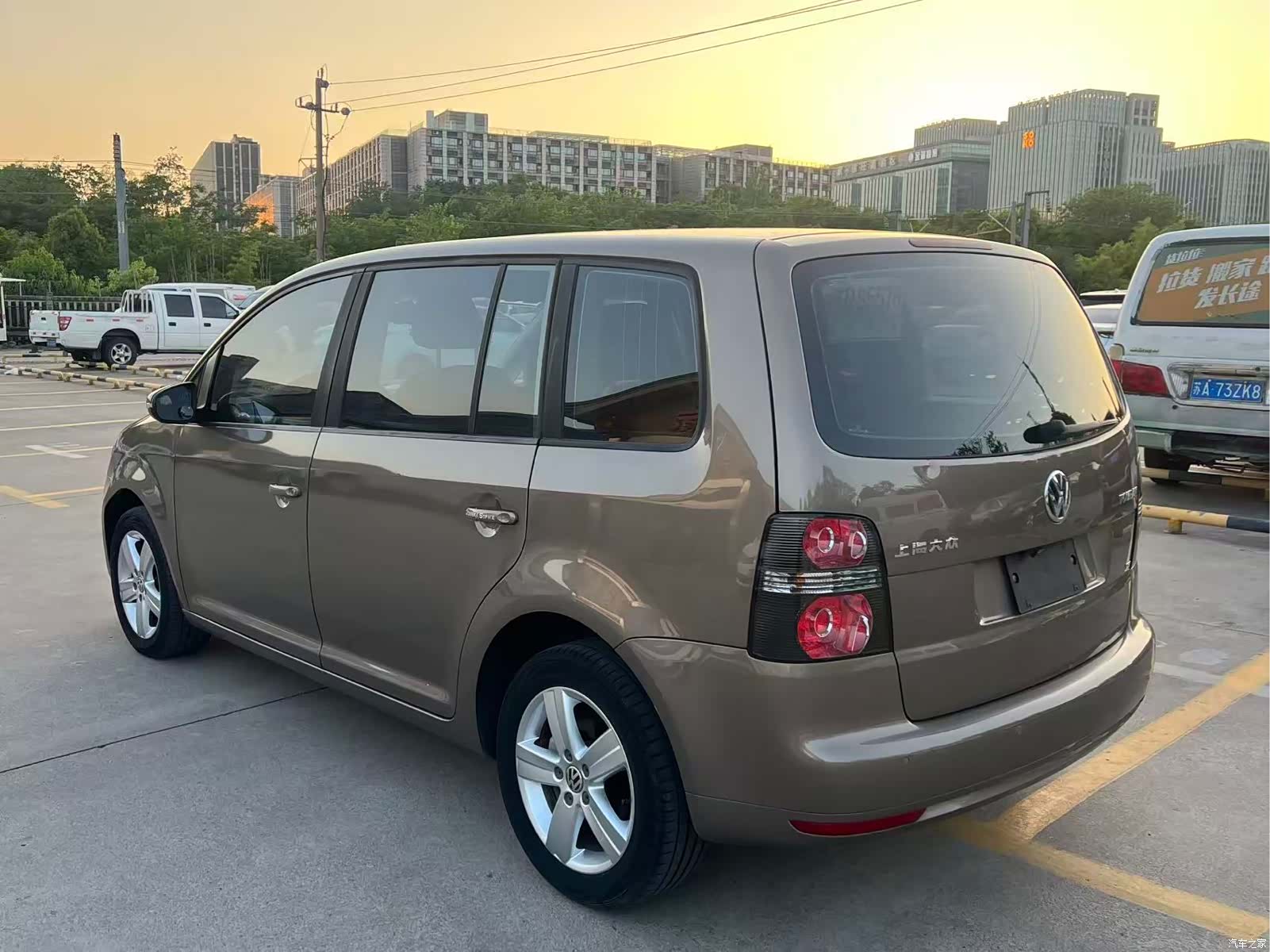 Volkswagen 5, 2015 11