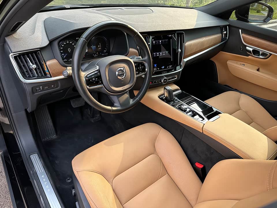 Volvo S90