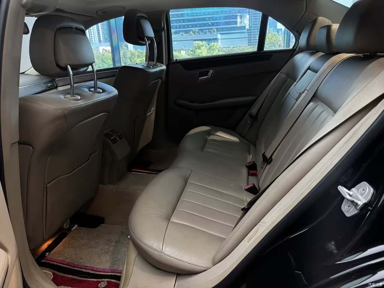 Mercedes-Benz E-Class, 2011 10