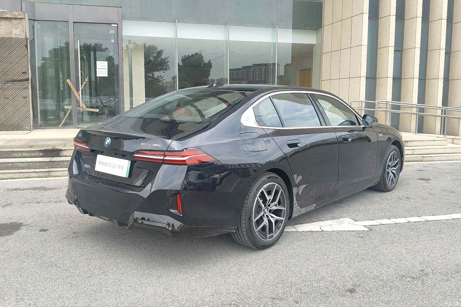 BMW i5, 2025 9