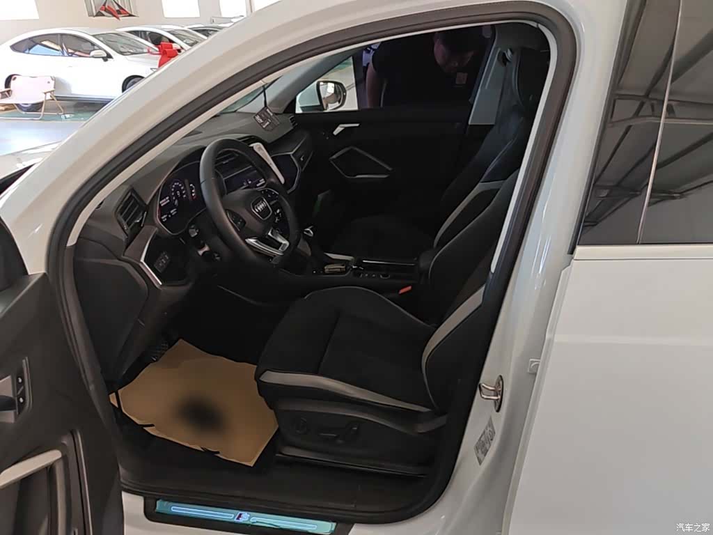Audi Q3, 2020 15