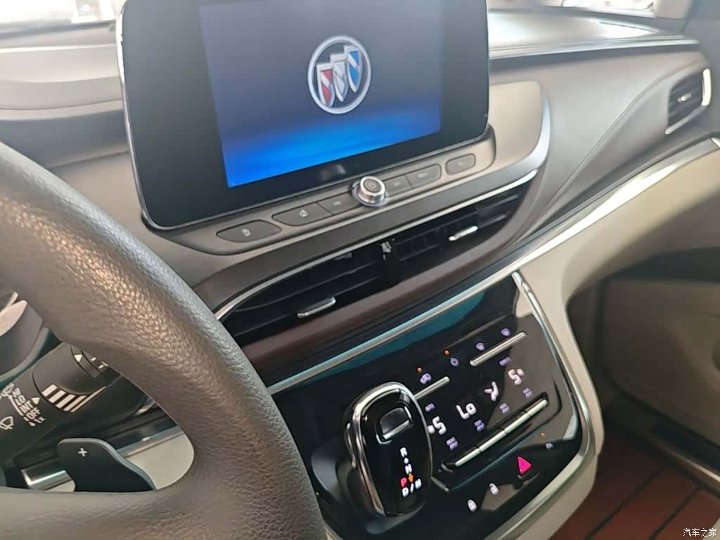 Buick GL8, 2023 9