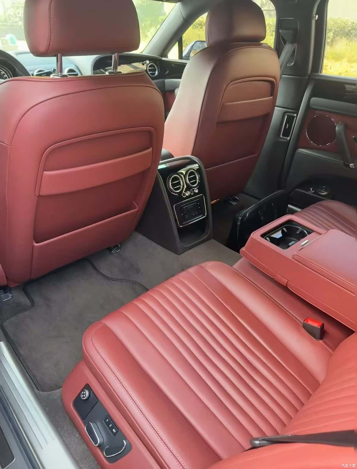 Bentley Flying Spur, 2019 6