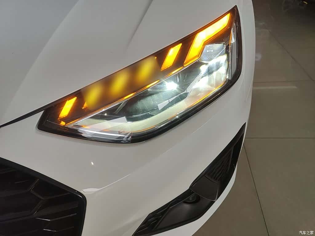 Audi A4L, 2022 24