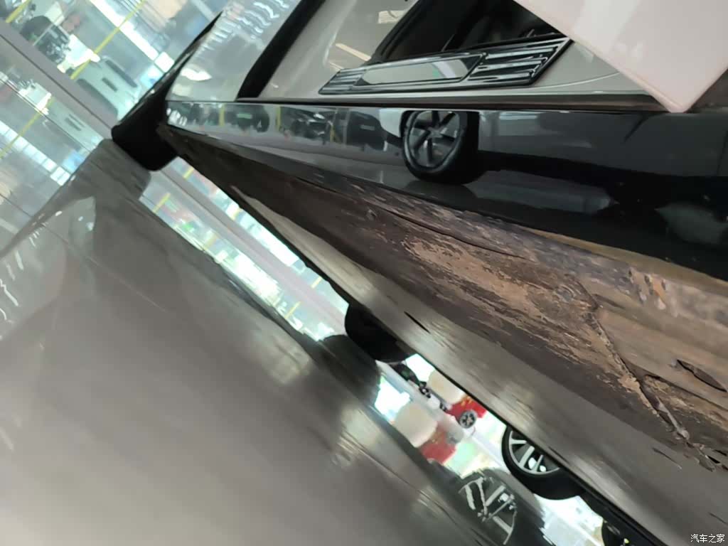Li Auto MEGA, 2024 21