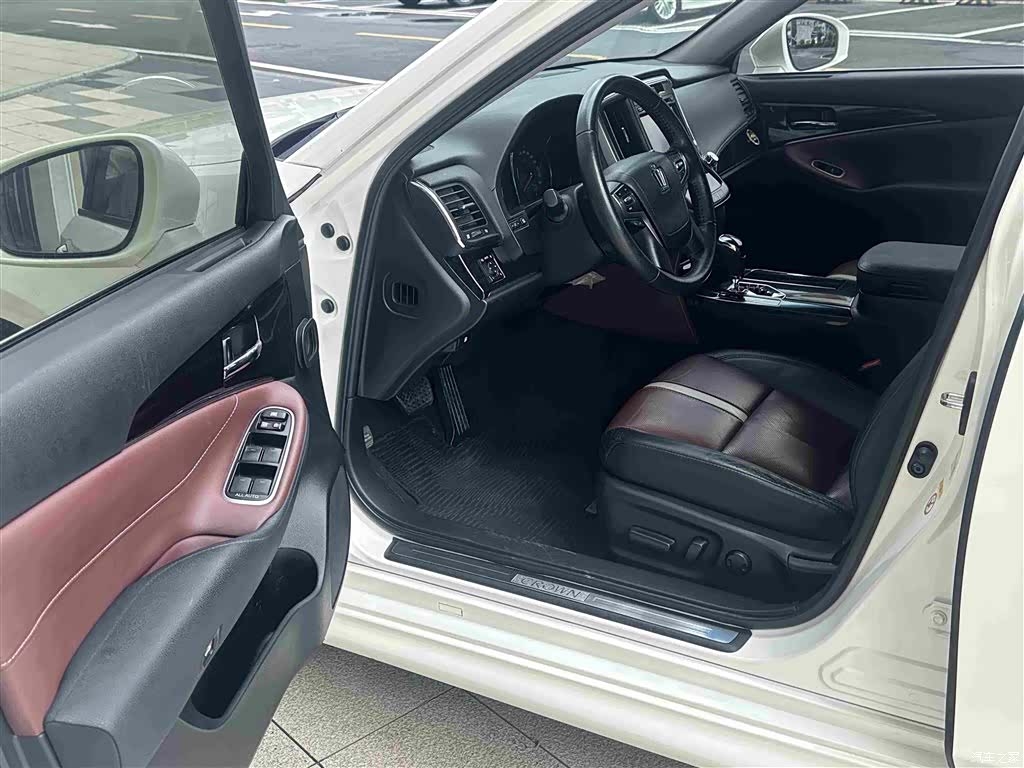Toyota Crown, 2017 8