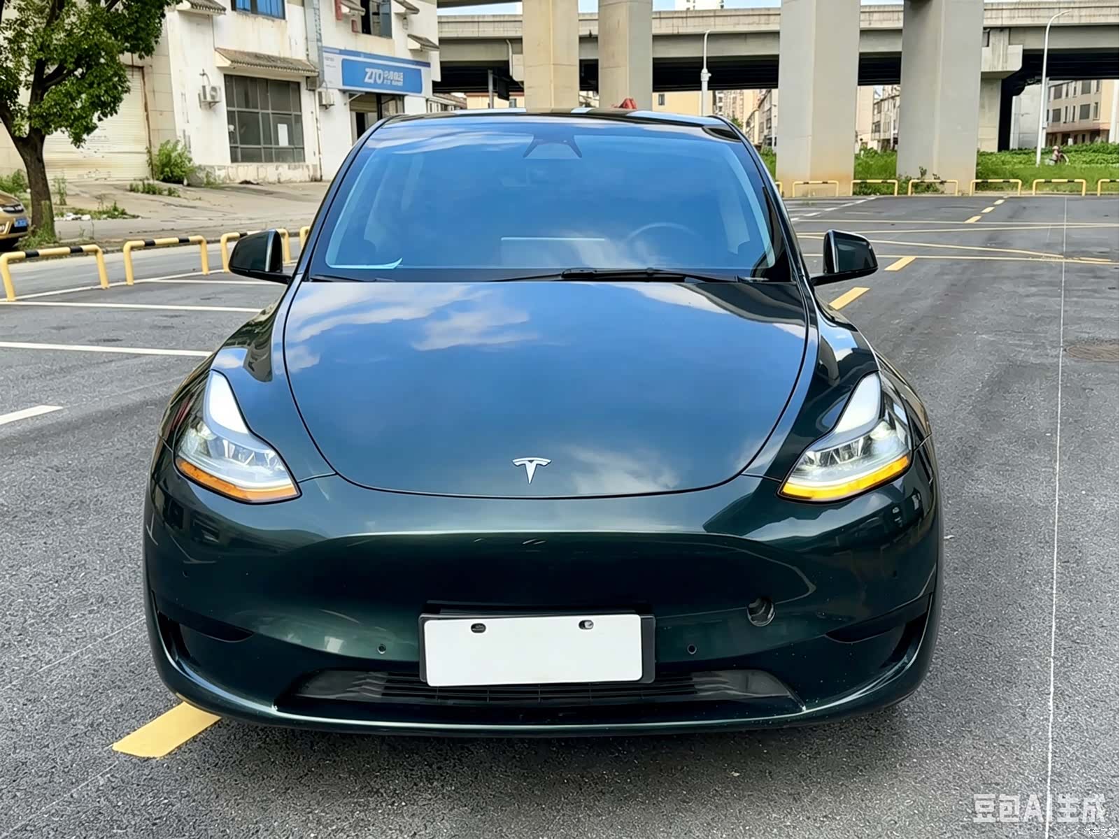 Tesla Model Y, 2022 3