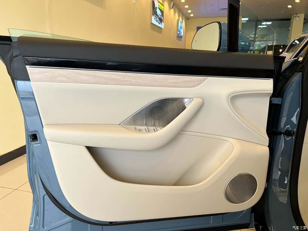 Luxeed R7, 2025 10