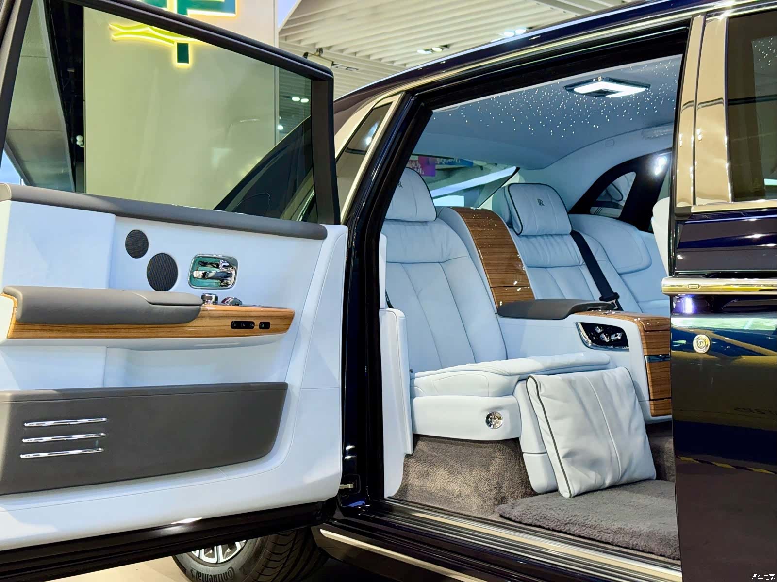 Rolls-Royce Phantom, 2020 22