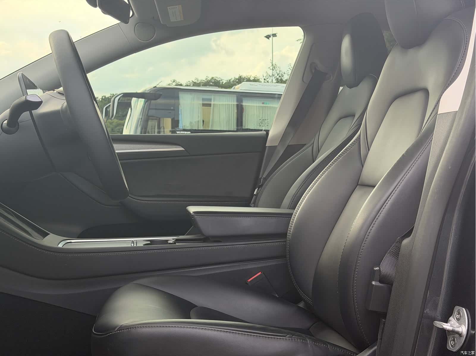 Tesla Model Y, 2024 11