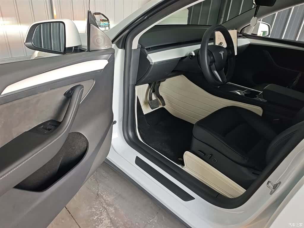 Tesla Model Y, 2022 16