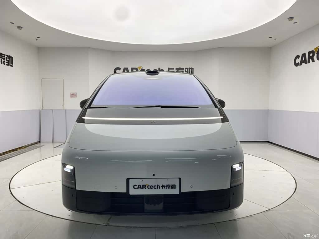 Li Auto MEGA, 2025 3