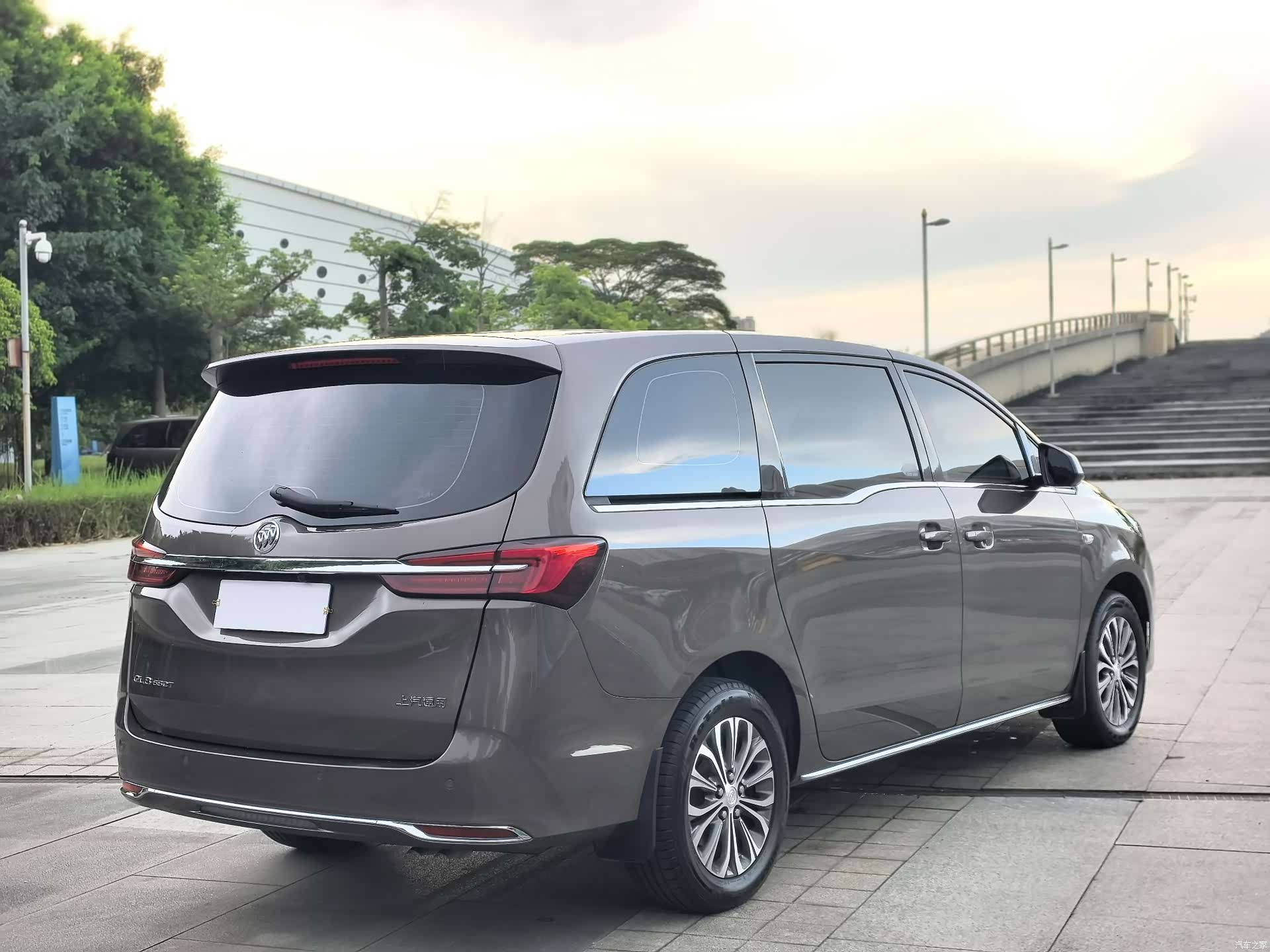 Buick GL8, 2023 4