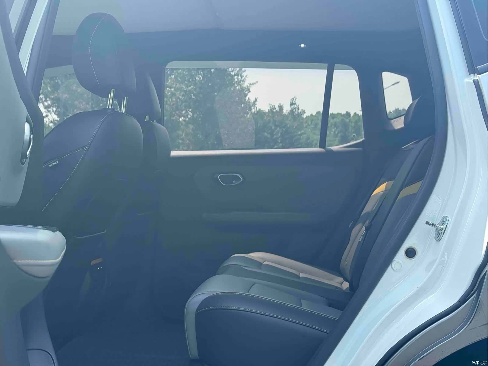 Aion Y, 2022 все фото