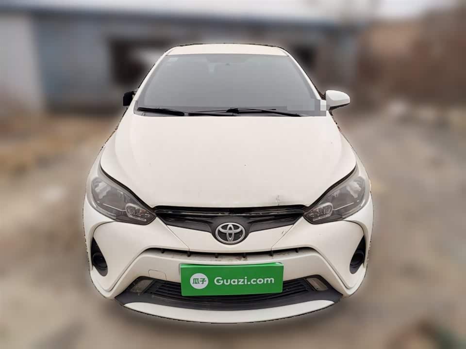 Toyota YARiS L to enjoy