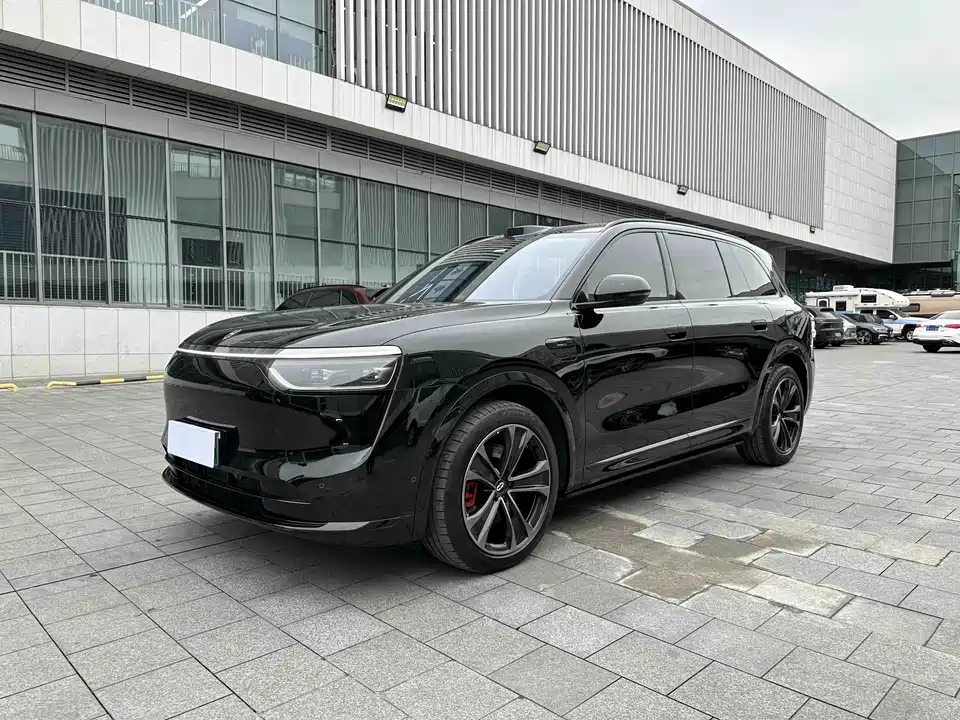 AITO Ask the world M8