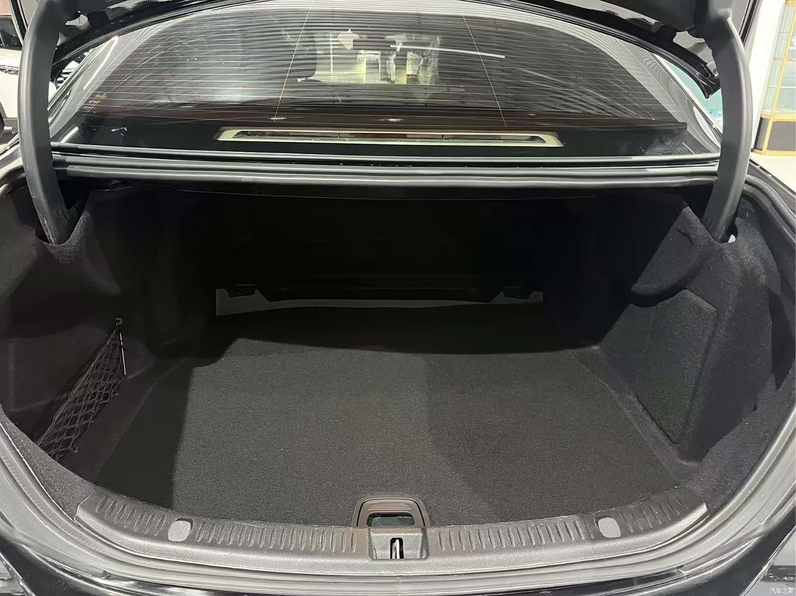 Mercedes-Benz E-Class, 2023 17