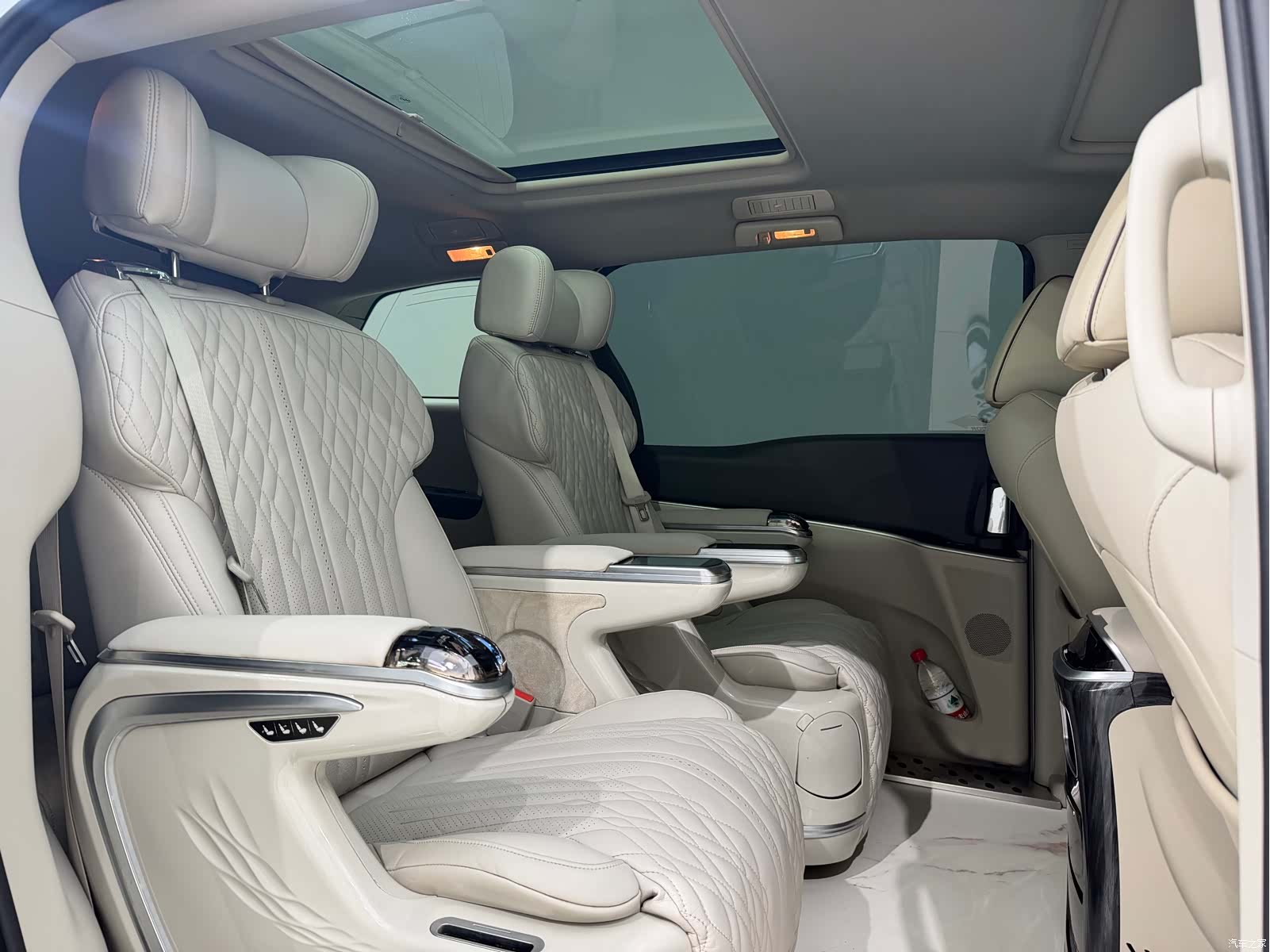 Buick GL8, 2022 9