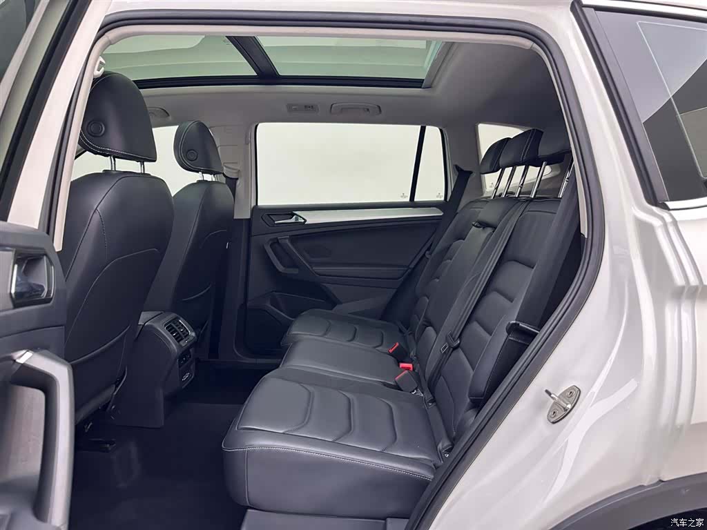 Volkswagen Tiguan L, 2020 19