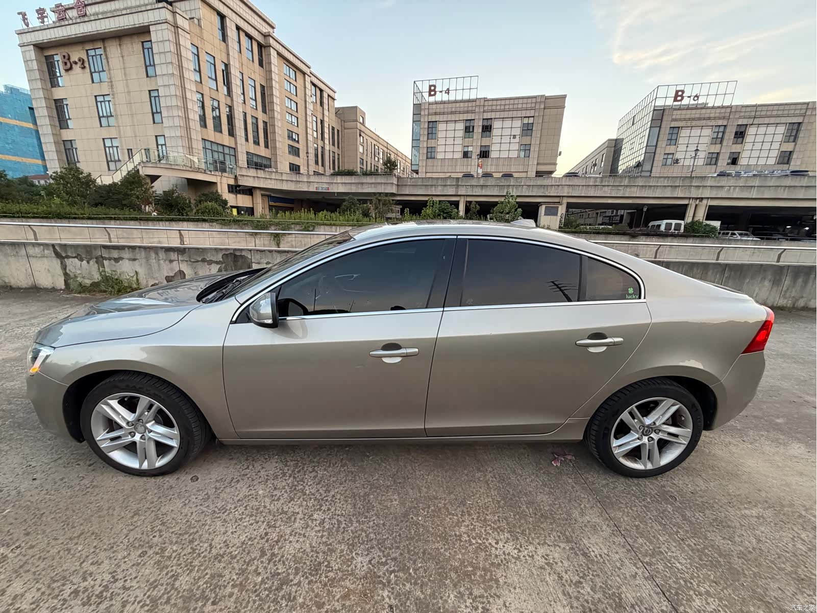 Volvo S60, 2015 все фото