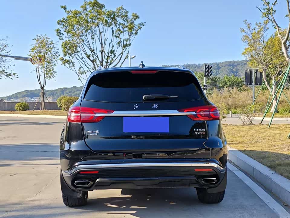 Hongqi HS5