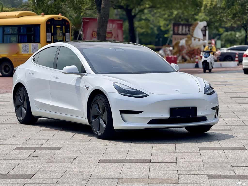 Tesla Model 3, 2020 6