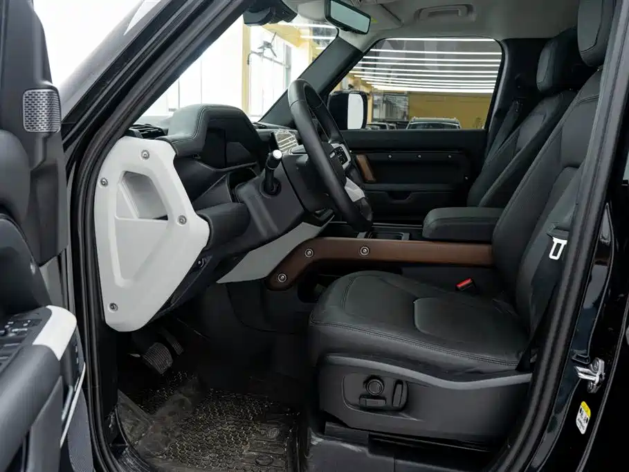 Land Rover guard