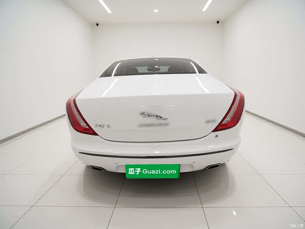 Jaguar XJ, 2015 3