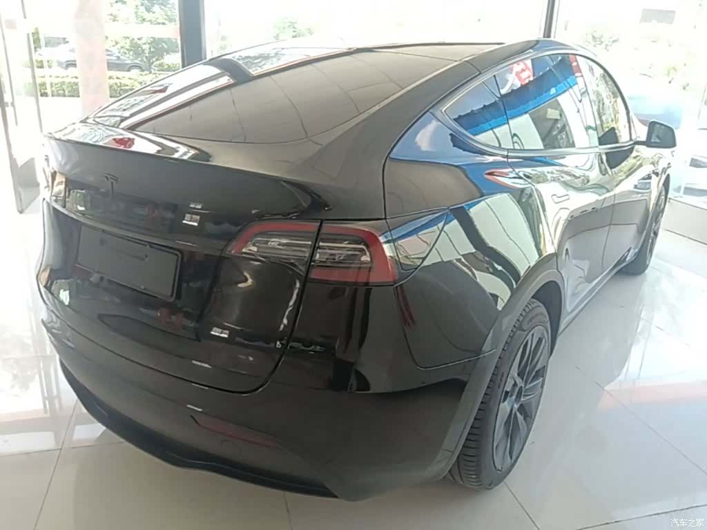 Tesla Model Y, 2023 7