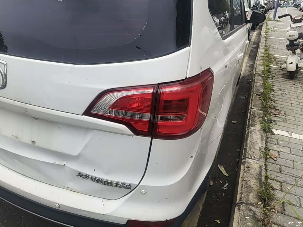 Wuling 730, 2017 24