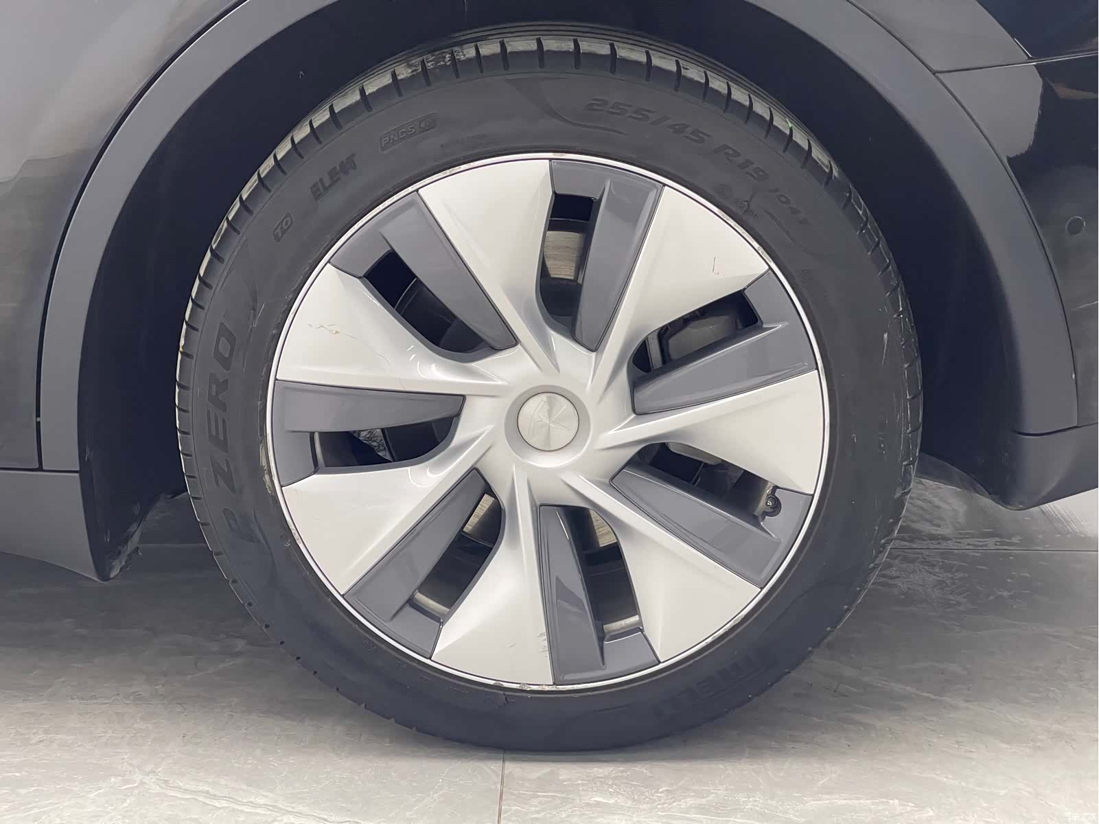Tesla Model Y, 2023 19