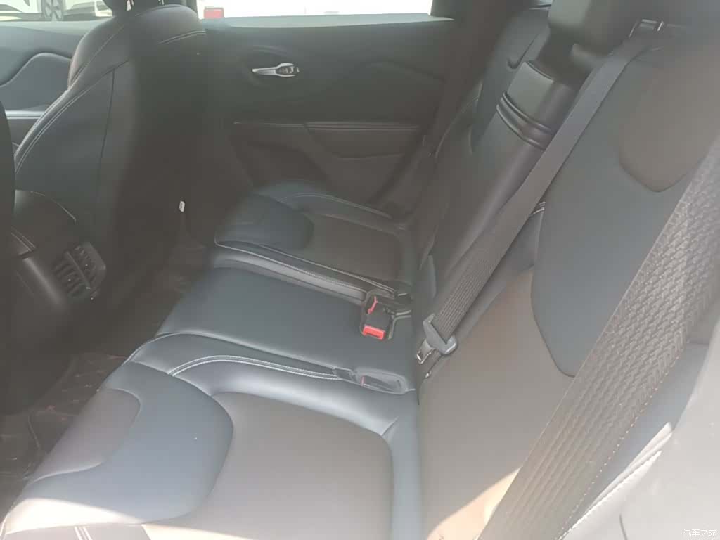 Jeep Cherokee, 2016 17