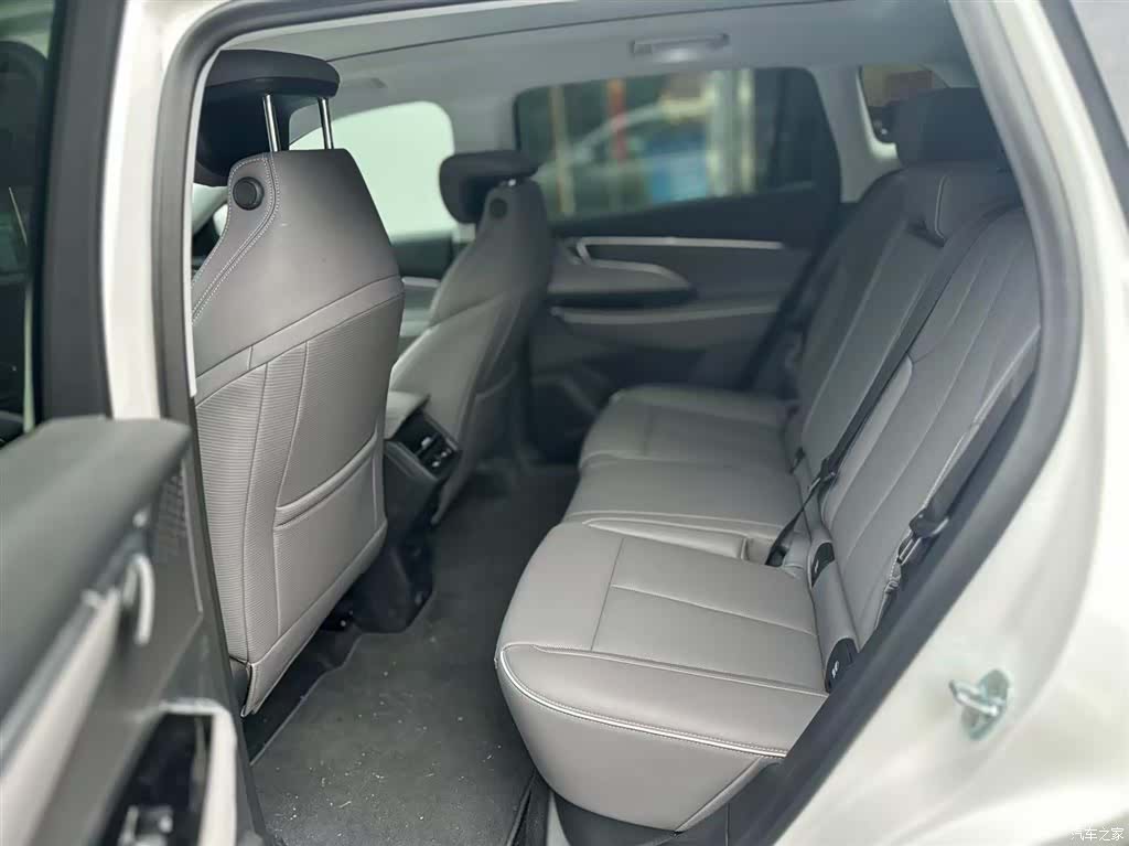 Buick E5, 2025 9