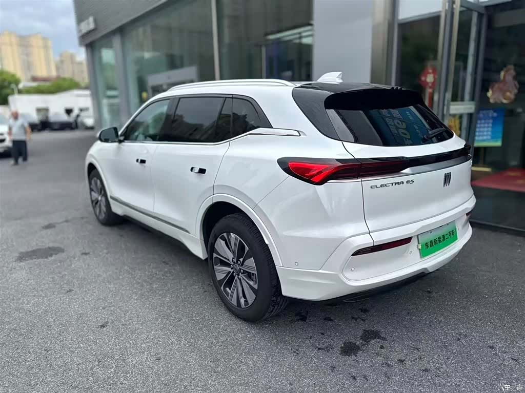 Buick E5, 2025 8