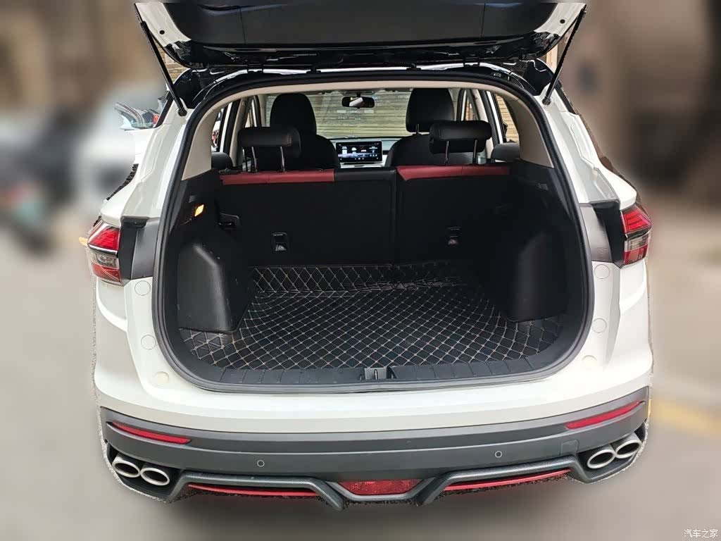 Geely Coolray, 2022 10