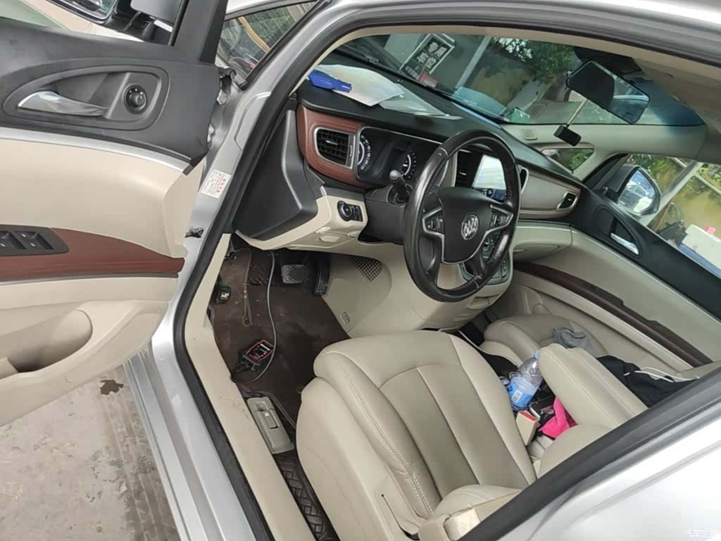 Buick GL8, 2017 16