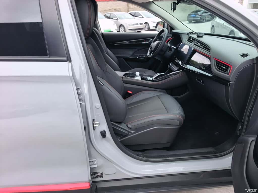 DongFeng AX7, 2022 25