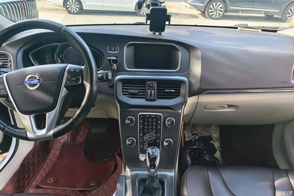 Volvo V40, 2015 13