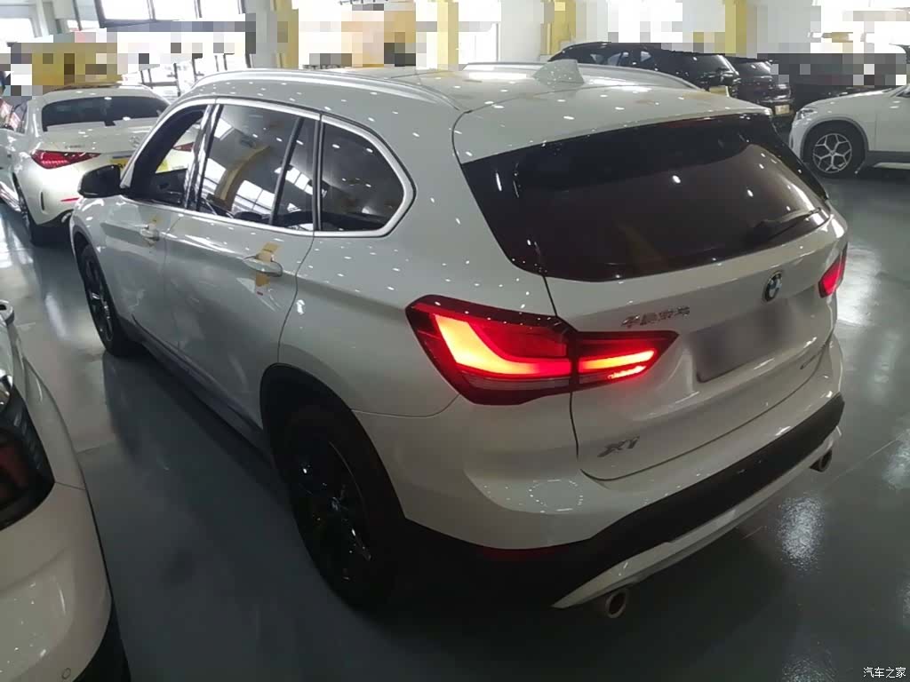 BMW X1, 2021 все фото
