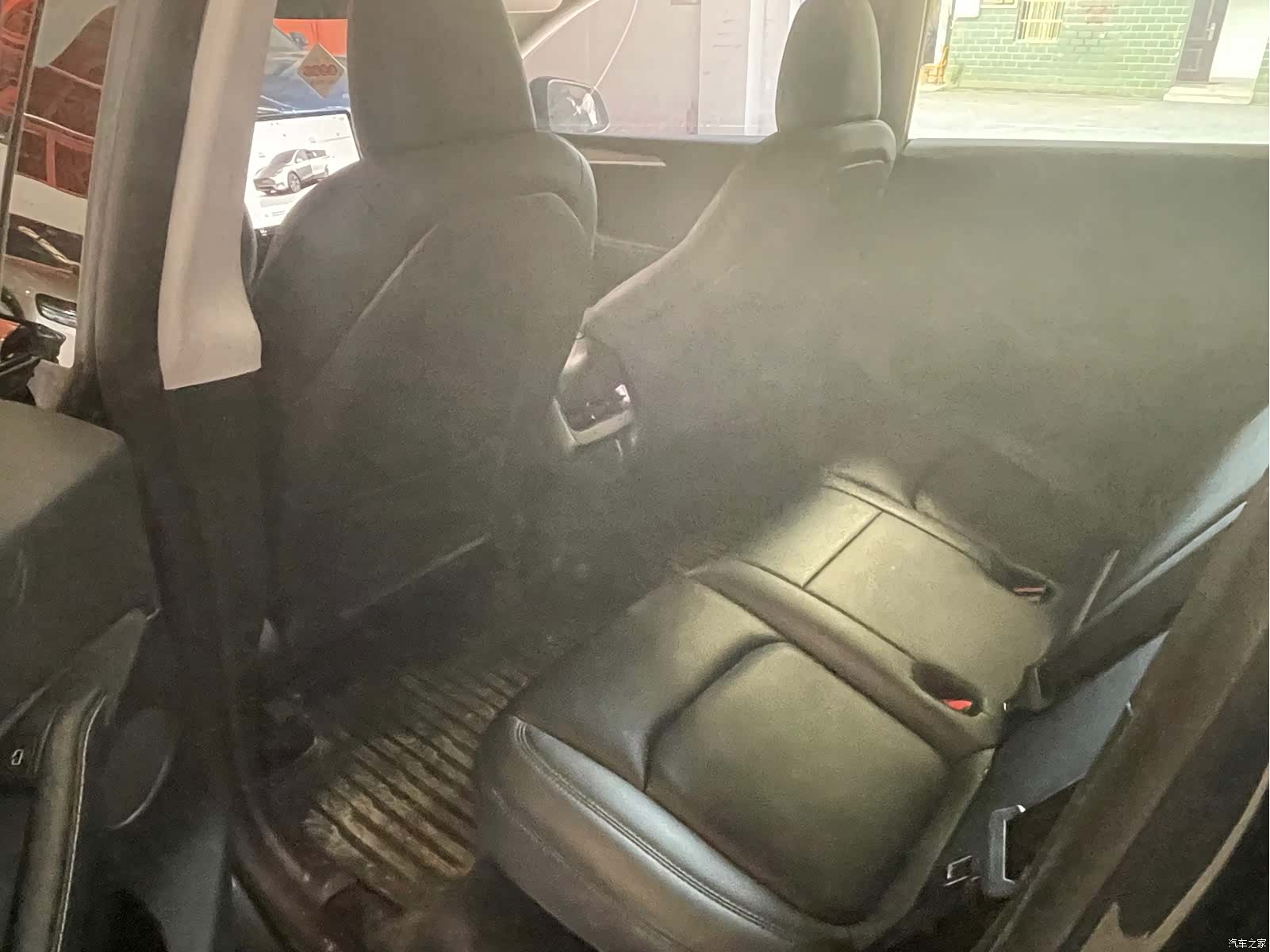 Tesla Model Y, 2024 6