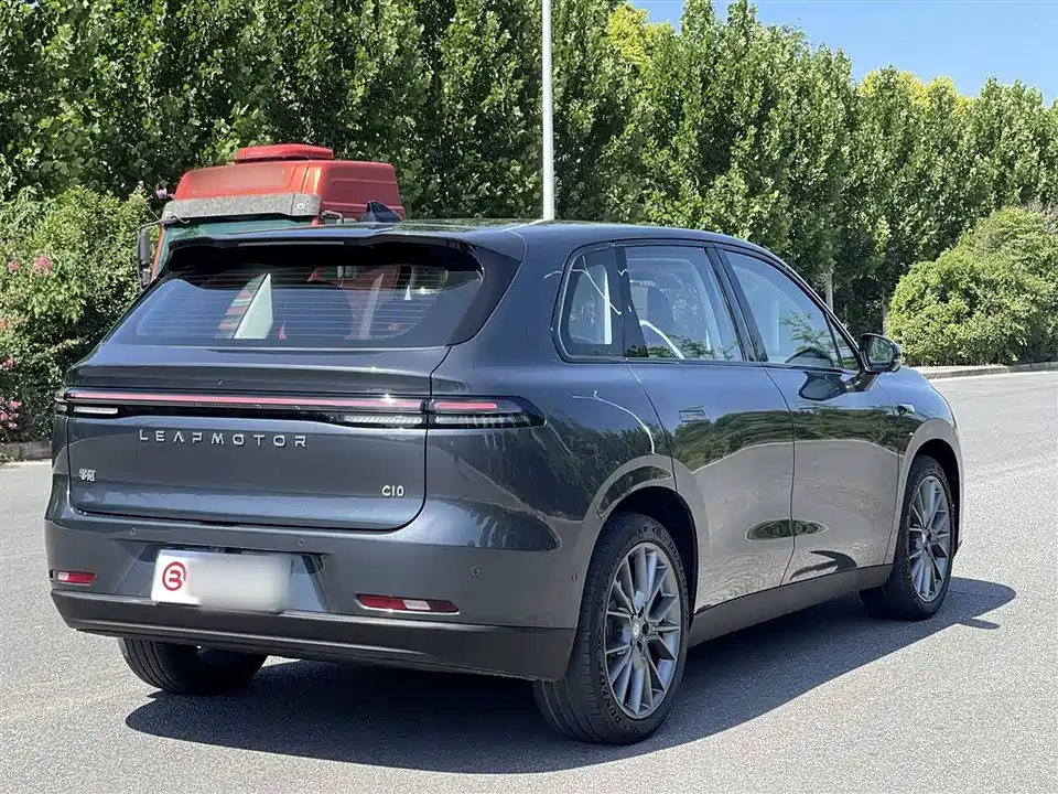 Leapmotor C10
