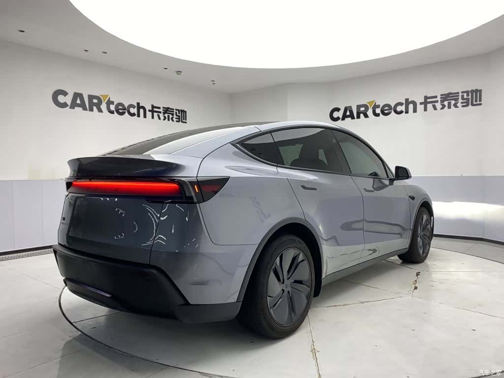 Tesla Model Y, 2025 все фото