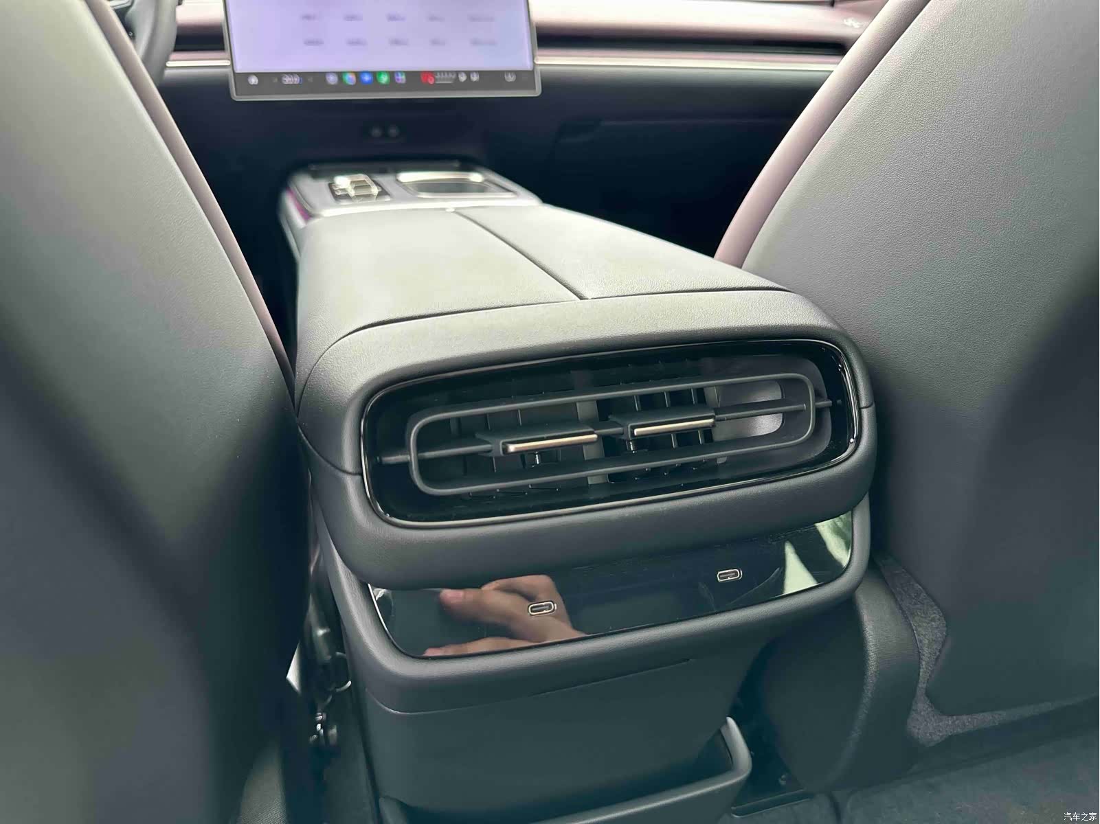 Xiaomi SU7, 2025 16