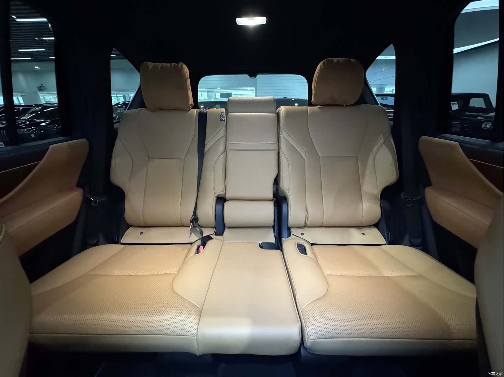 Lexus LX, 2025 13
