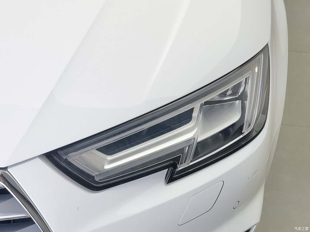 Audi A4L, 2018 7