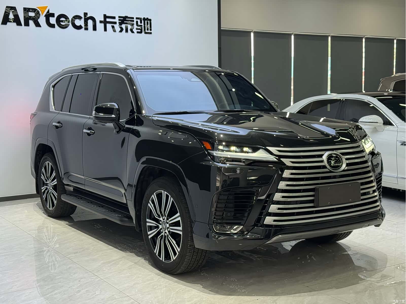 Lexus LX, 2025 3