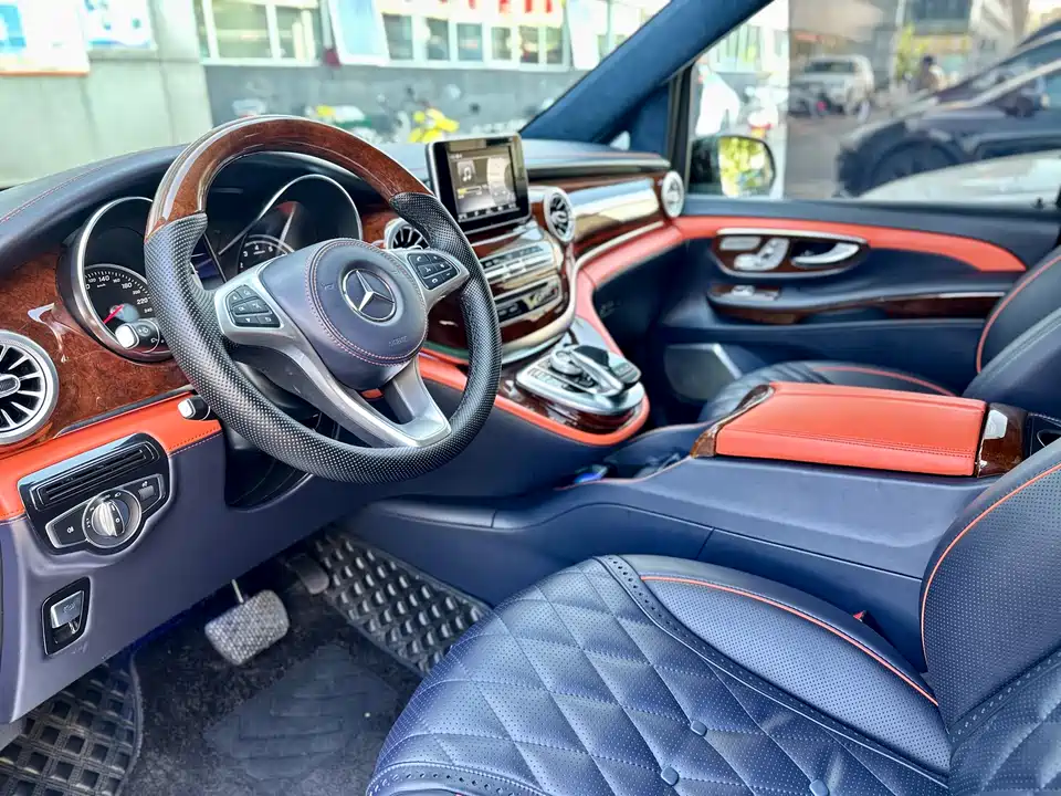 Mercedes-Benz V-class