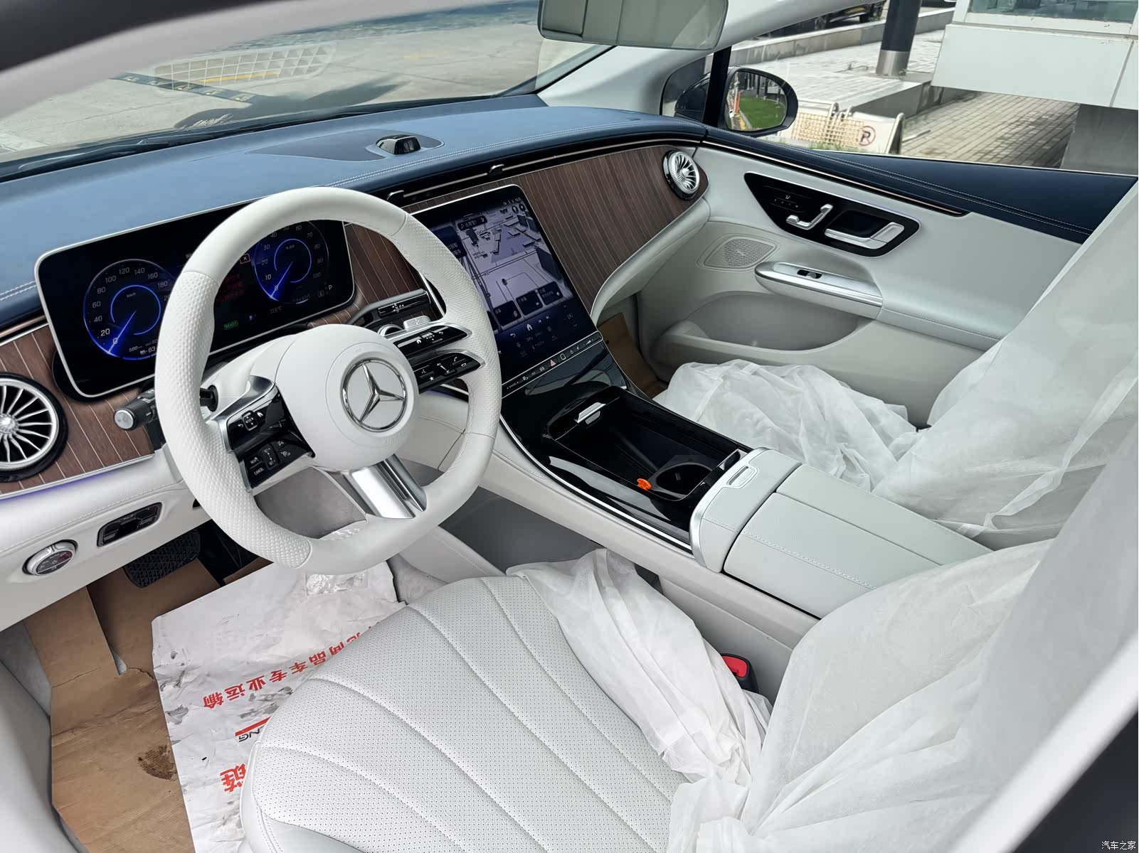 Mercedes-Benz EQE, 2025 6