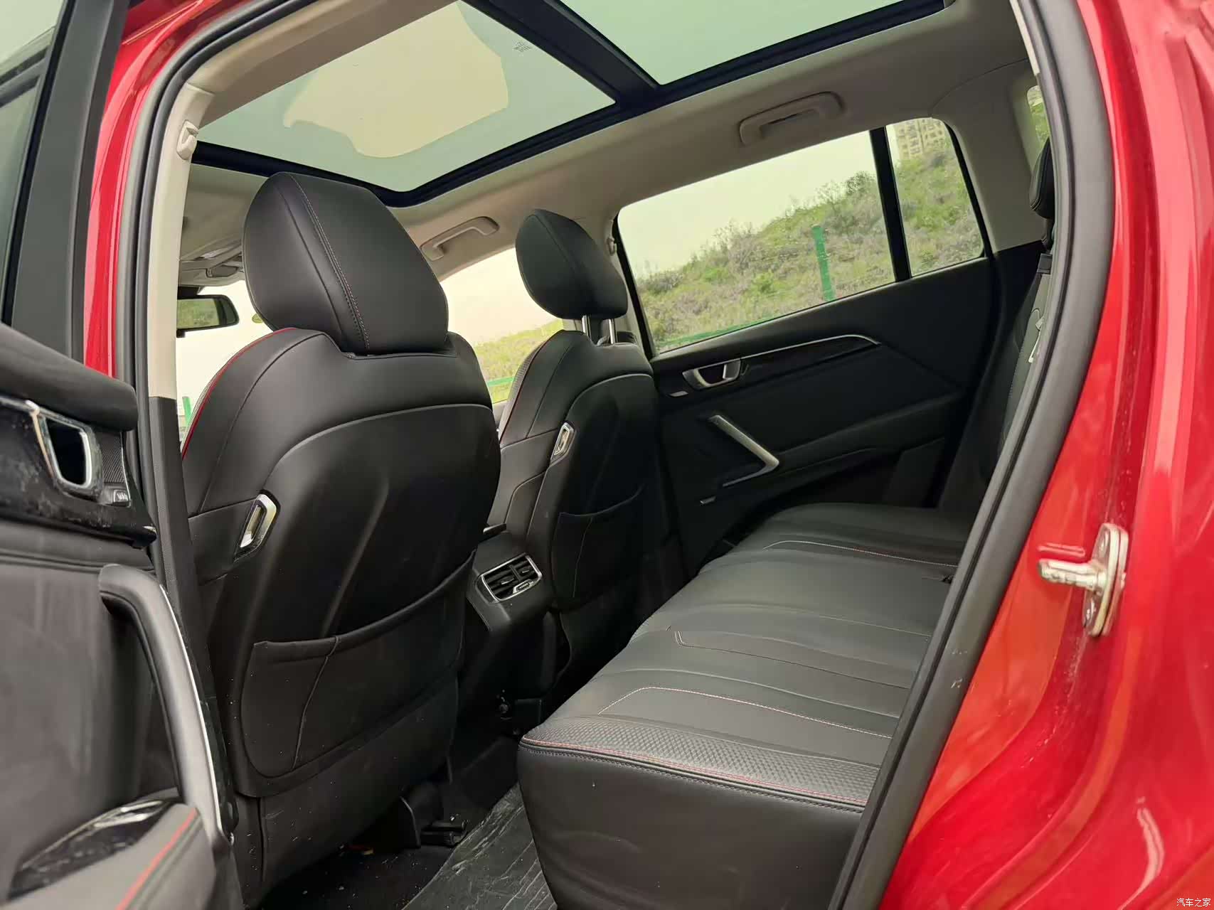 Wuling RS-5, 2020 10